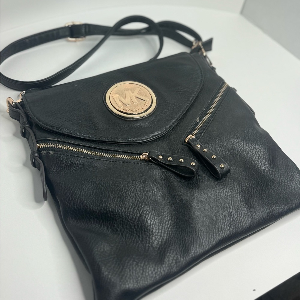 Vintage Look!!!! Michael Kors Black Leather Crossbody/ Shoulder Purse